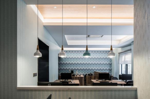 四个灰色系办公室装修案例